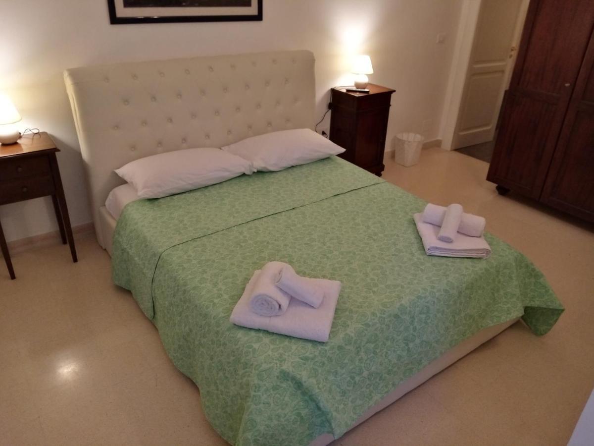 Dimora Storica Le Perle Panzió Lecce Kültér fotó